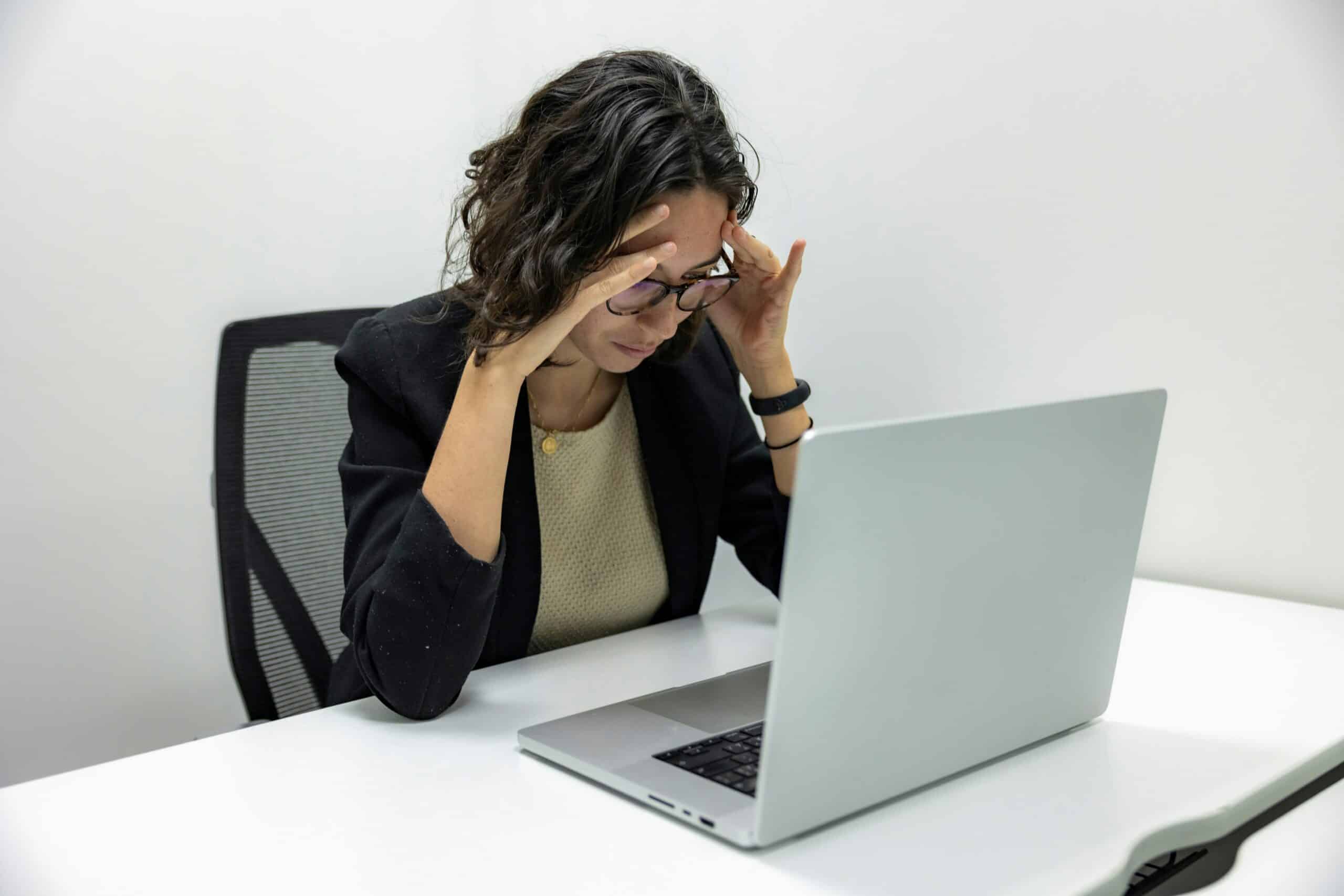 A woman in discomfort - Rachael Haverland Site A woman in discomfort