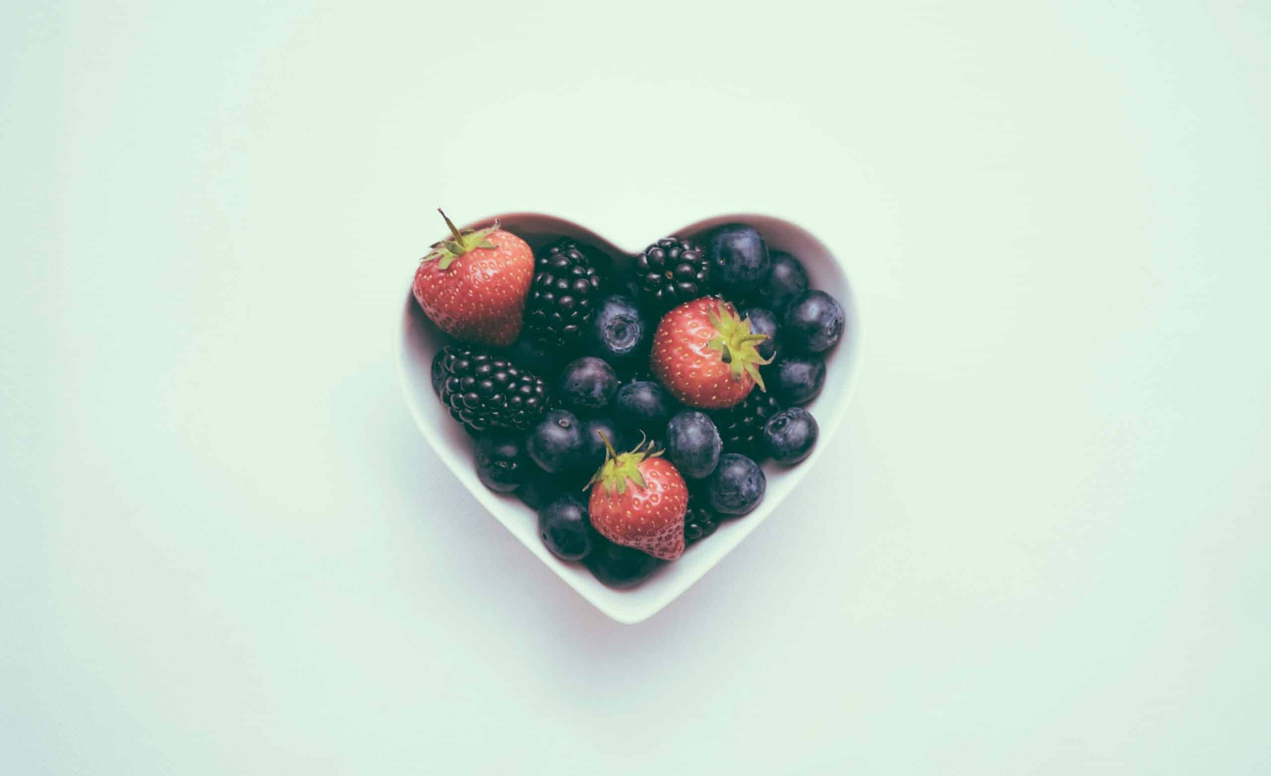 a bowl of berries good for gut health - Rachael Haverland Site a bowl of berries good for gut health