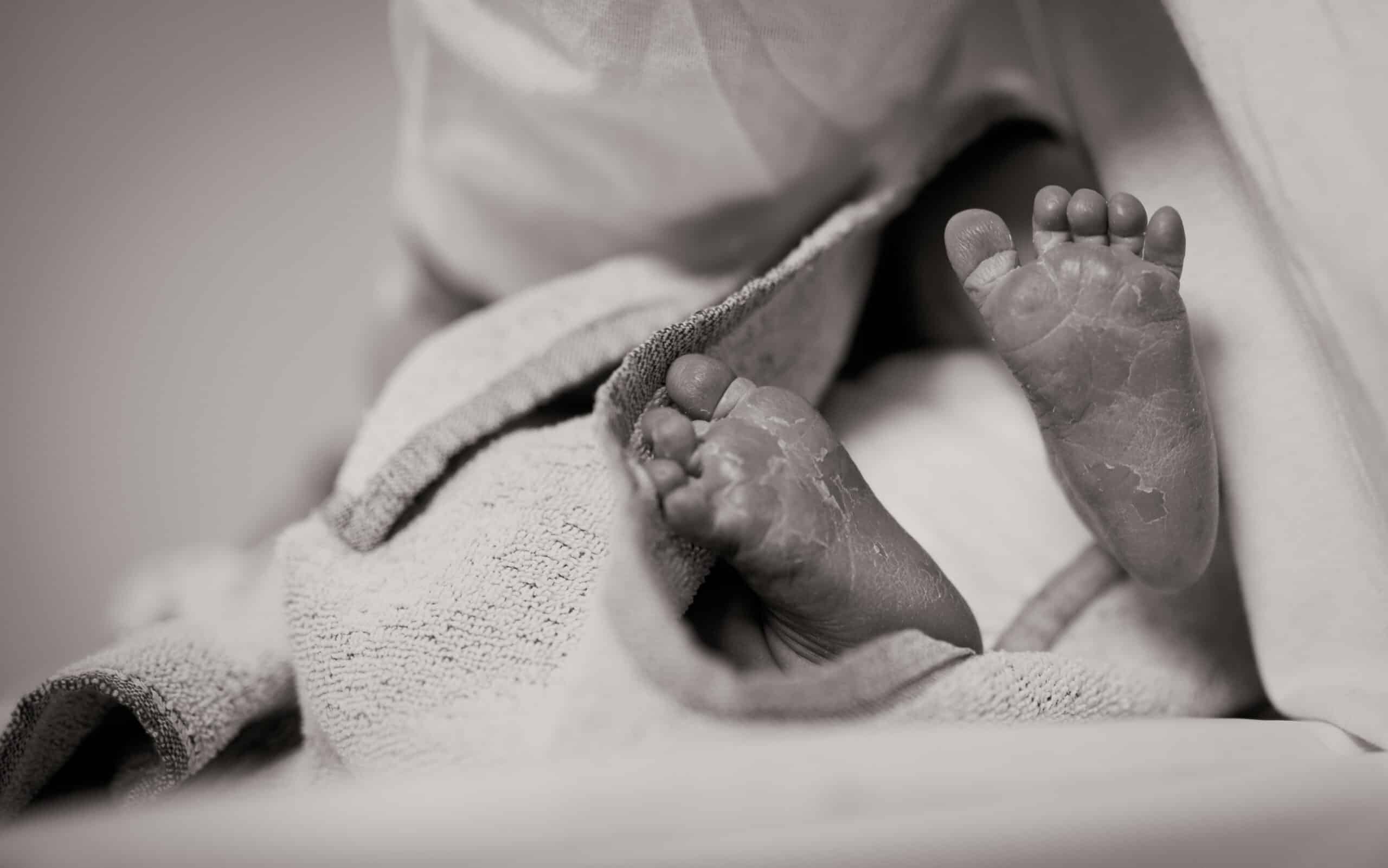 a new born baby's feet - Rachael Haverland Site a new born baby's feet