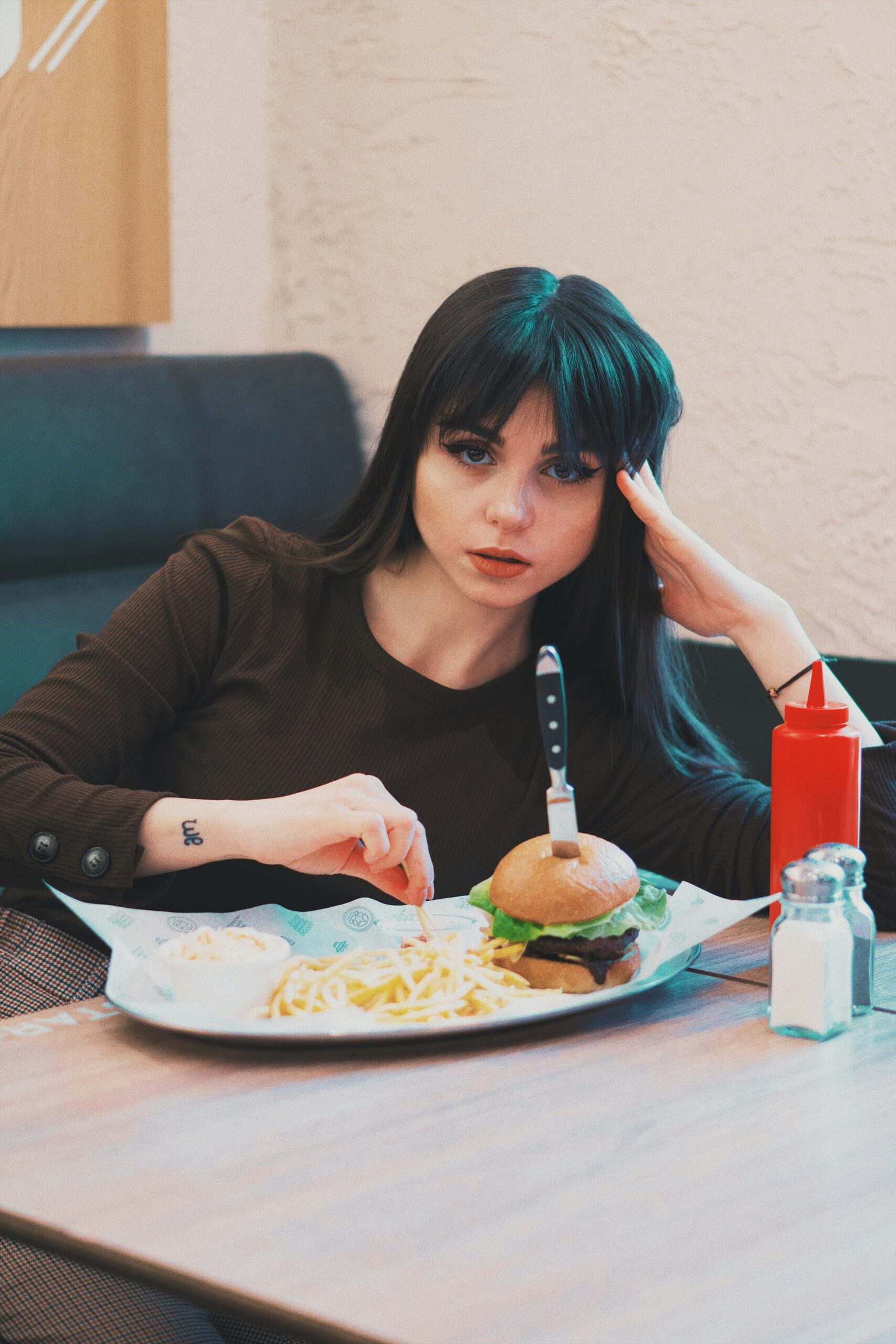 a woman at a fast food place - Rachael Haverland Site a woman at a fast food place
