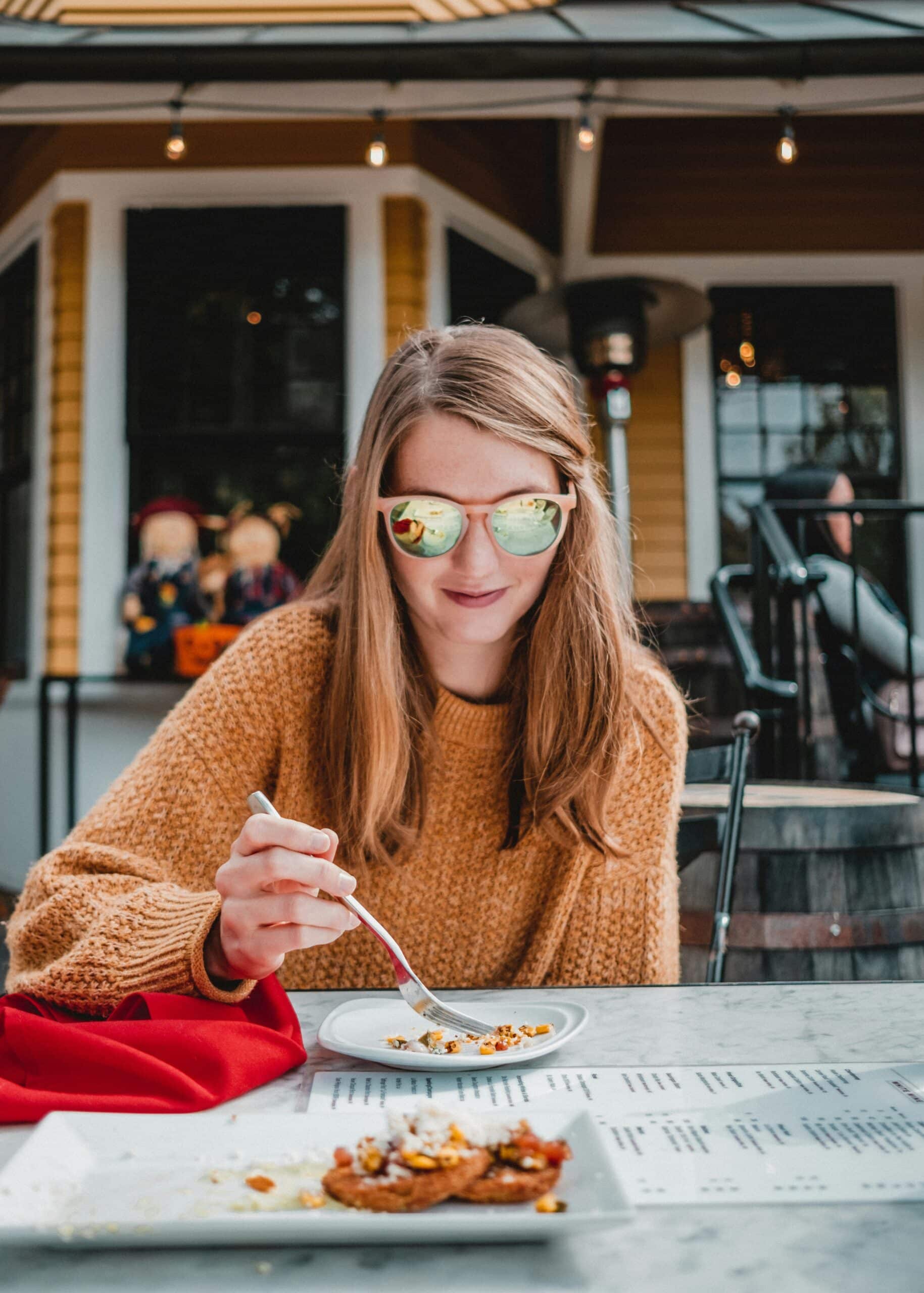 a woman eating - Rachael Haverland Site a woman eating out