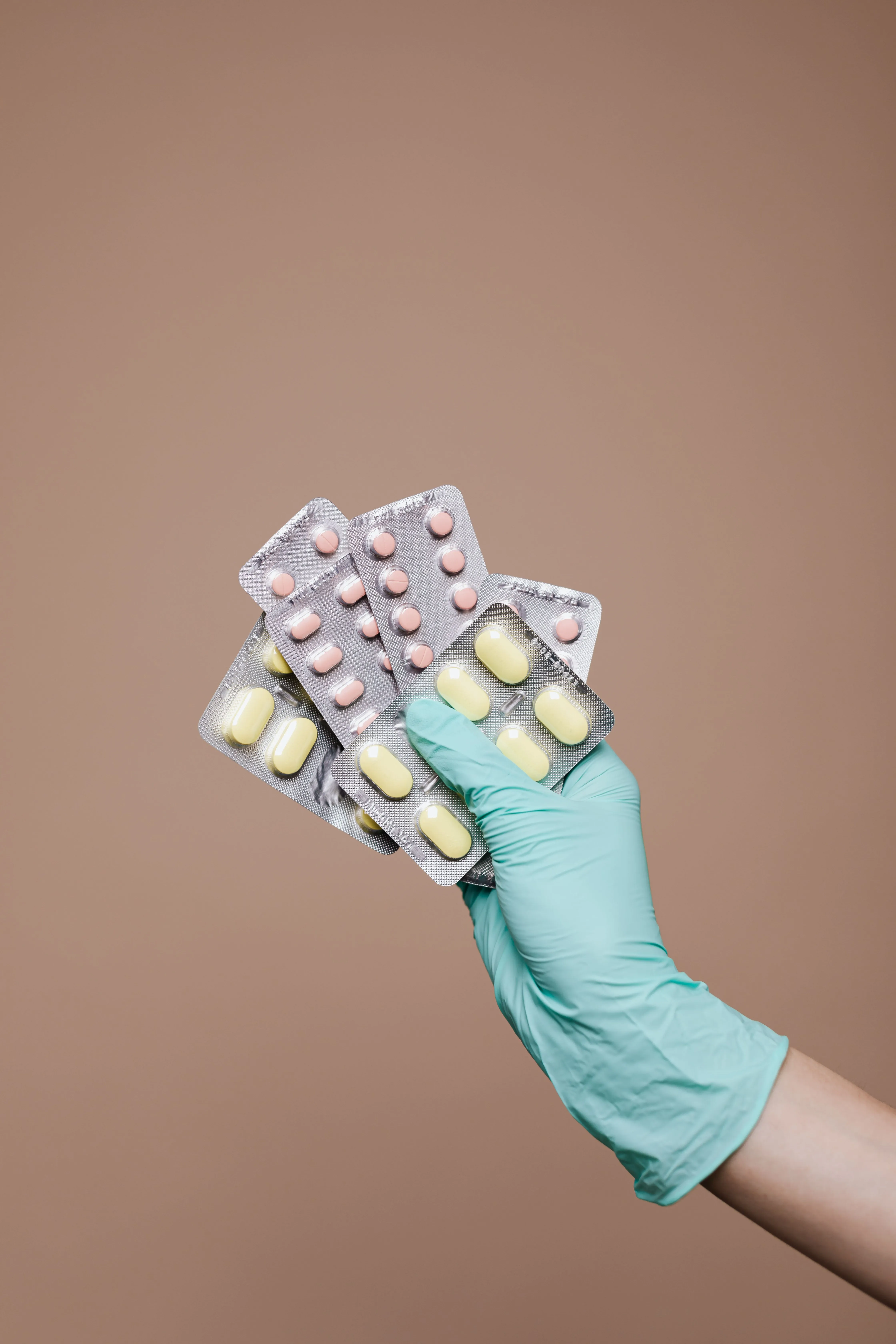d4f27270 e5ca 4d10 ad93 59d30e43d0ecwebp - Rachael Haverland Site A doctor holding prescription meds