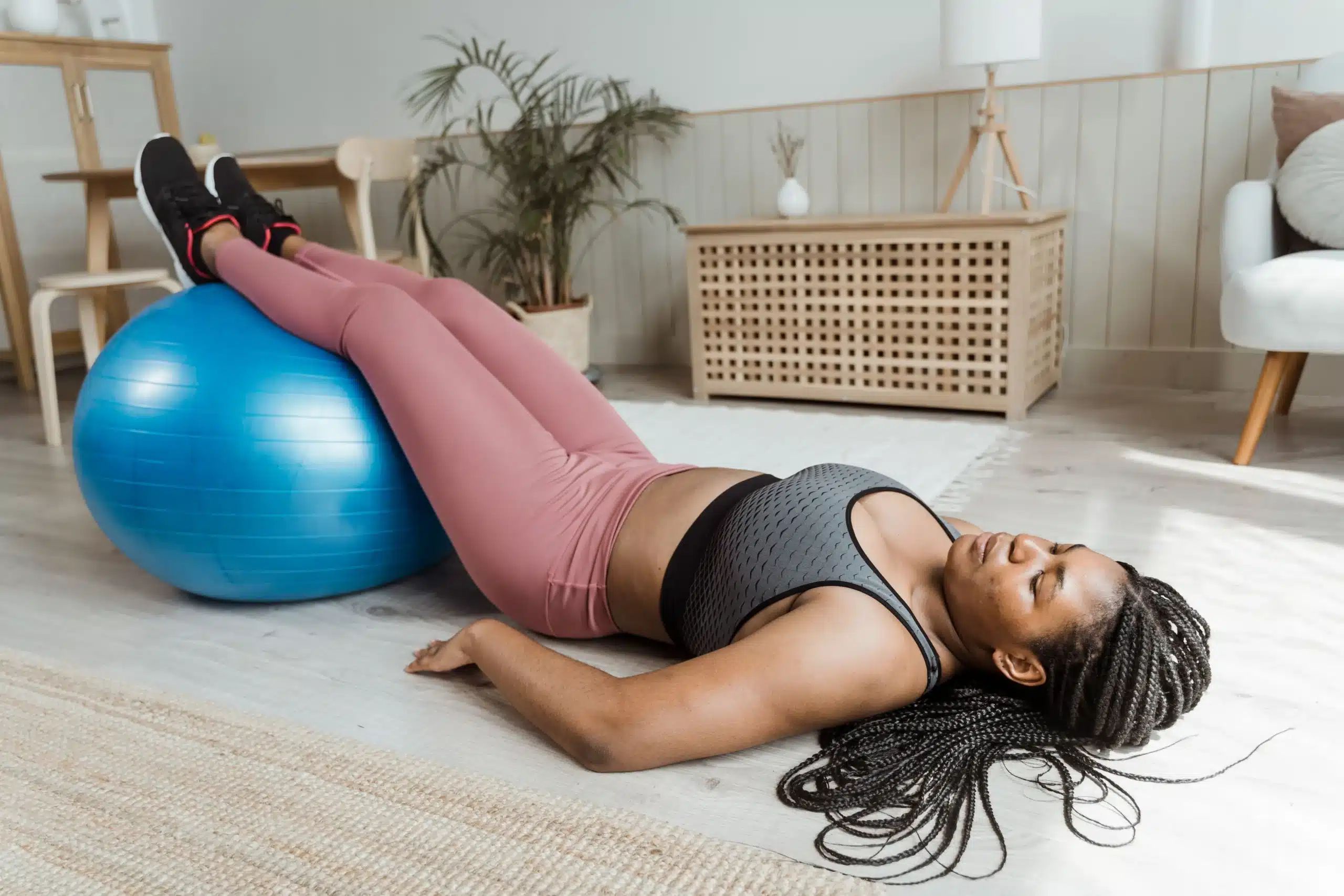 e594b3e2 646a 4133 95bb a36520a0c397webp - Endometriosis Center of Excellence A woman exercising