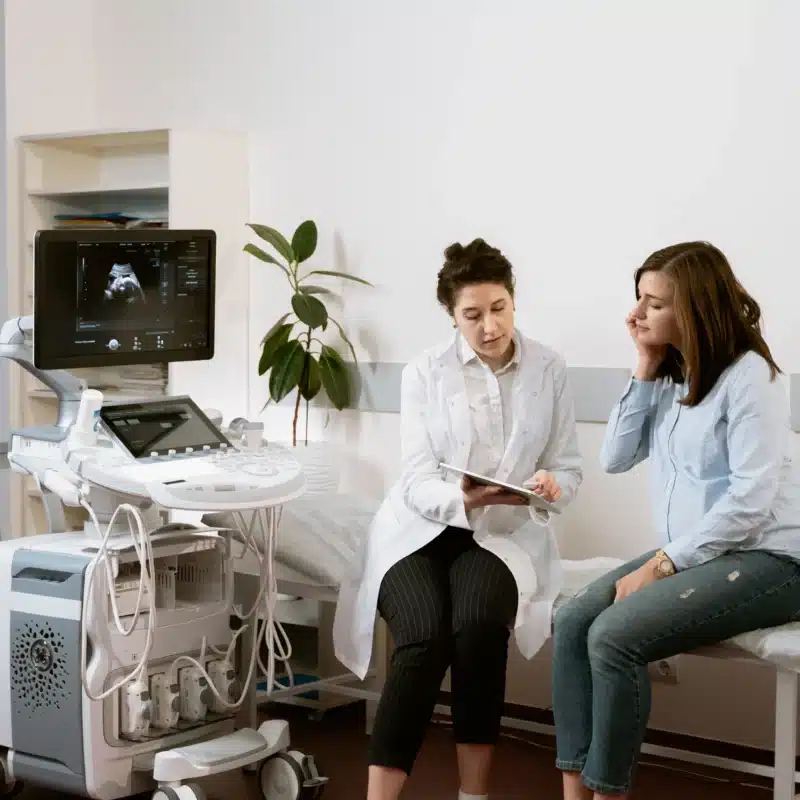 An endometriosis specialist speaking to a patient